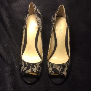 Nine West heels with black lace size 6